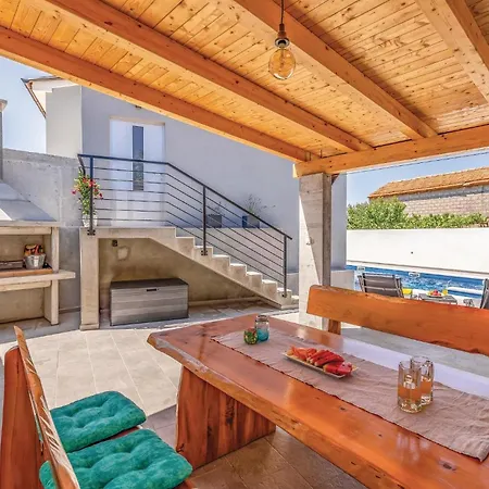 Διαμέρισμα 1 Bedroom Stunning In *