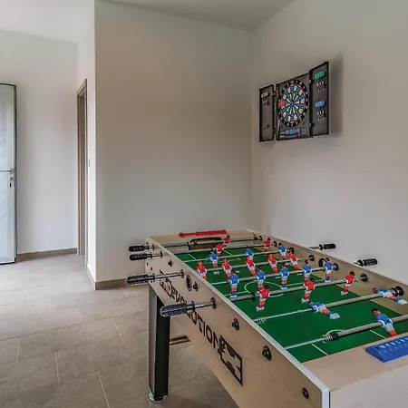 Apartment 1 Bedroom Stunning In Pula