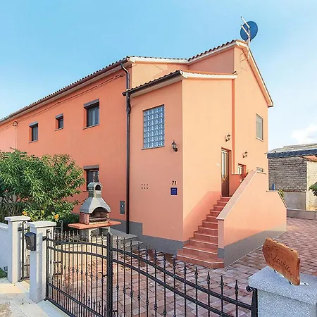 Apartment 1 Bedroom Stunning In