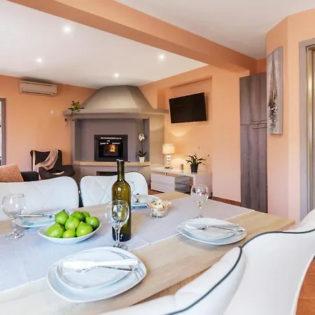 1 Bedroom Stunning In Διαμέρισμα Πούλα