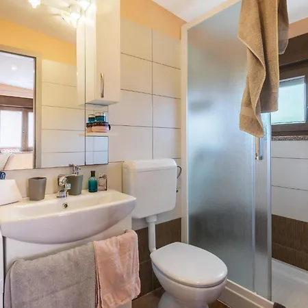 1 Bedroom Stunning In Apartment Pula