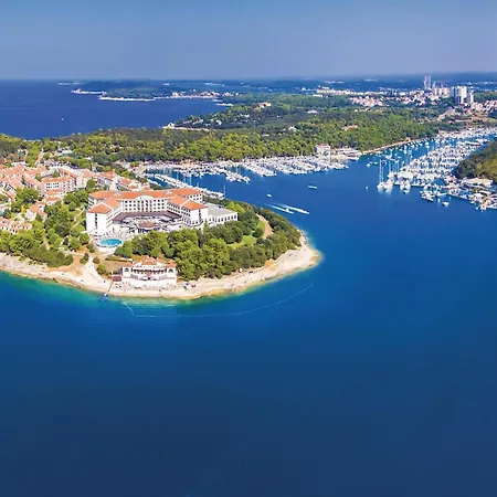 1 Bedroom Stunning In Διαμέρισμα